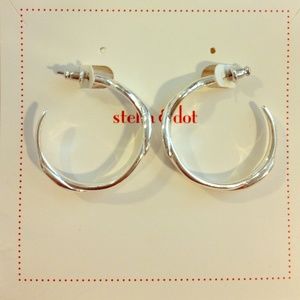 Stella & Dot Odette Hoop Earrings